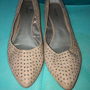 Size 9m Gem Studded Nude Flats
